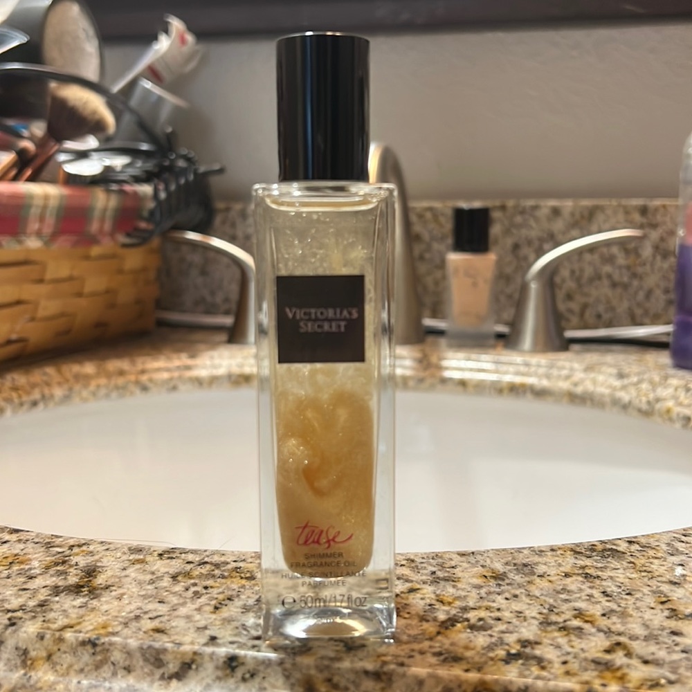 Victoria’s Secret Tease shimmer oil